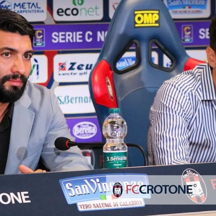 Crotone, Vrenna e Amodio a lavoro per chiudere la rosa: la priorità è un centrale difensivo