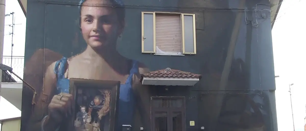 Magisano, nella piccola frazione di San Pietro tutto pronto per la rassegna di murales d’autore Luce-Fest