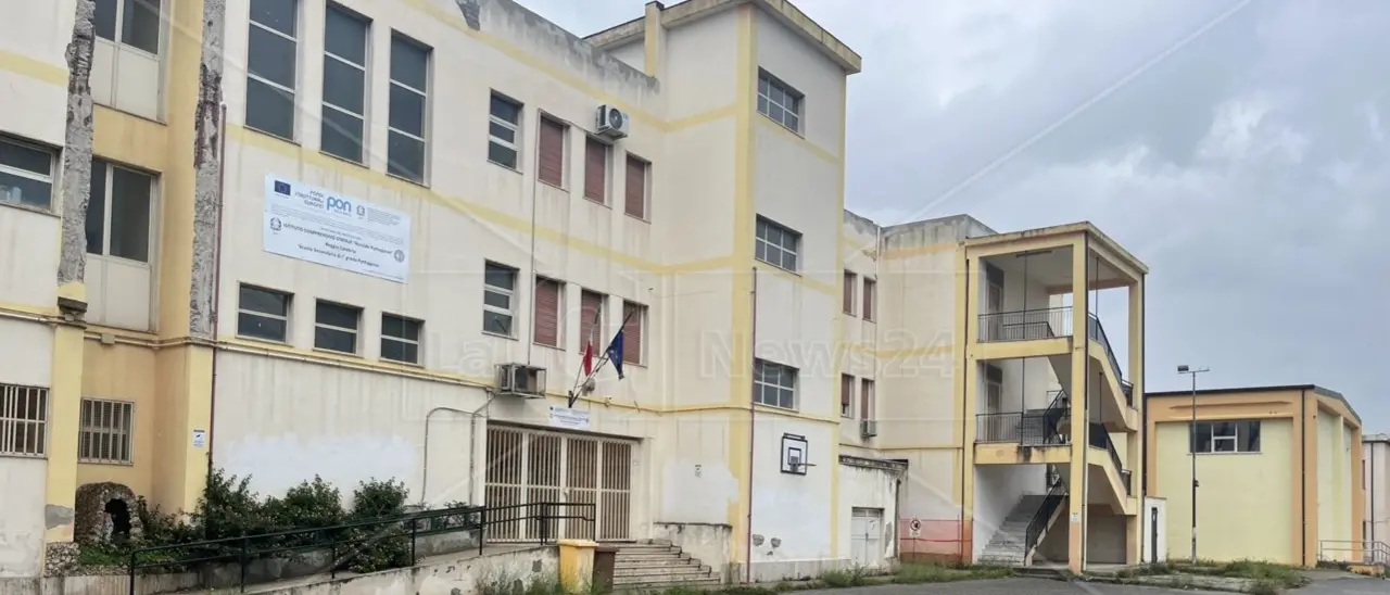 Scuole sicure a Reggio, arrivano i primi esiti: accertata l’inagibilità del plesso Pythagoras ma non sarà l’unico