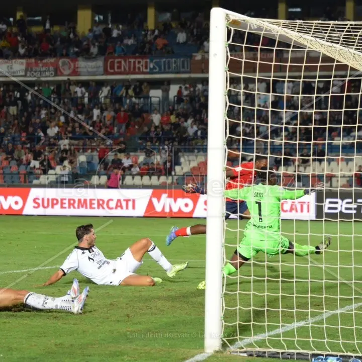 Cosenza a reti bianche con lo Spezia, Sankoh si divora la vittoria al 90’