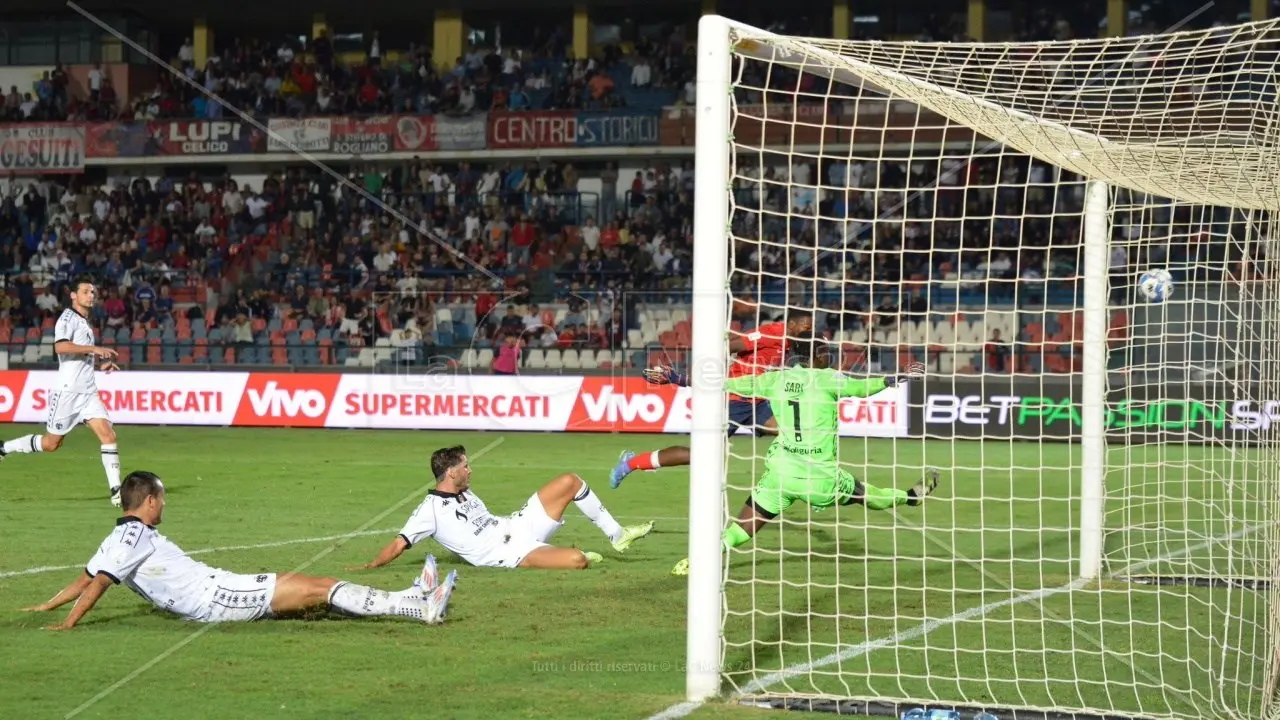 Cosenza a reti bianche con lo Spezia, Sankoh si divora la vittoria al 90’