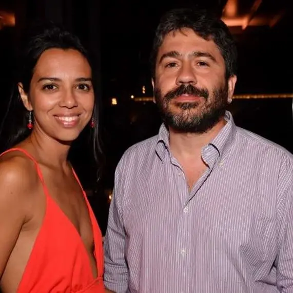 Coppia di giornalisti accusata di violenza sessuale su una collega: «Io drogata e aggredita in taxi». Il pm chiede l’archiviazione