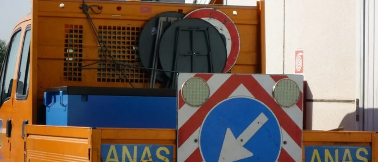 Frana a Scilla sulla statale 18: chiusa temporaneamente nelle due direzioni