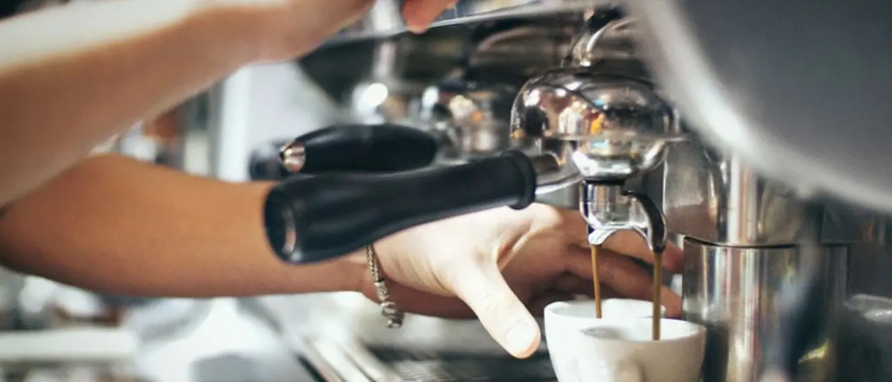 Caro-tazzina, ci mancava anche il Vietnam: a Catanzaro il prezzo del caffè al bar sale a 1,2 euro