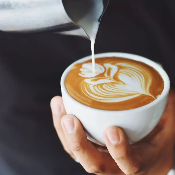 A Catanzaro sale il prezzo del caffè ma non quello del cappuccino: è il più economico d’Italia