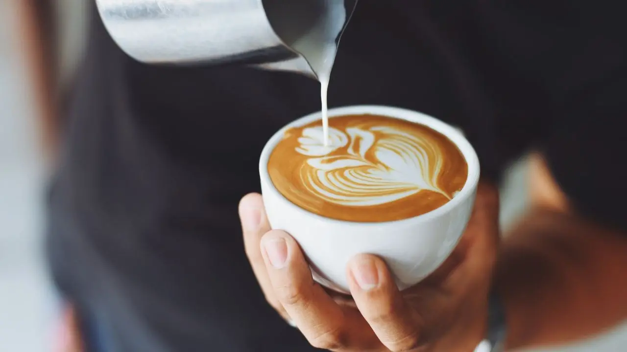 A Catanzaro sale il prezzo del caffè ma non quello del cappuccino: è il più economico d’Italia