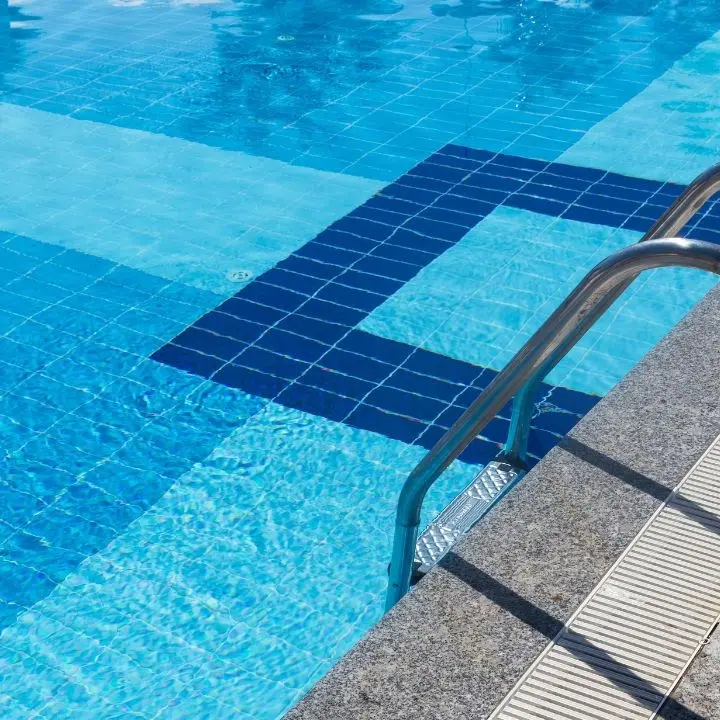 Scoperte piscine abusive a Gioia Tauro, nove persone denunciate