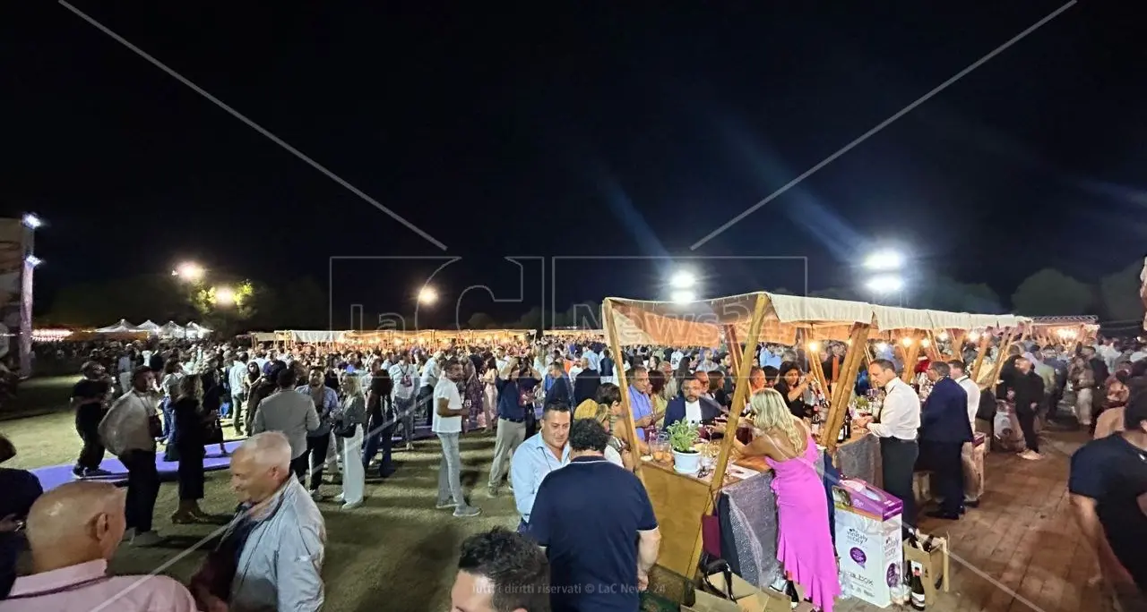 Il Vinitaly and the City torna in Calabria. Occhiuto: «Confermiamo\u00A0il ruolo\u00A0centrale della regione nel panorama vitivinicolo»\n