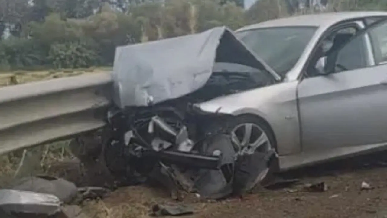 Incidente sulla 106, a Cassano allo Jonio violento scontro tra auto e tir: due feriti