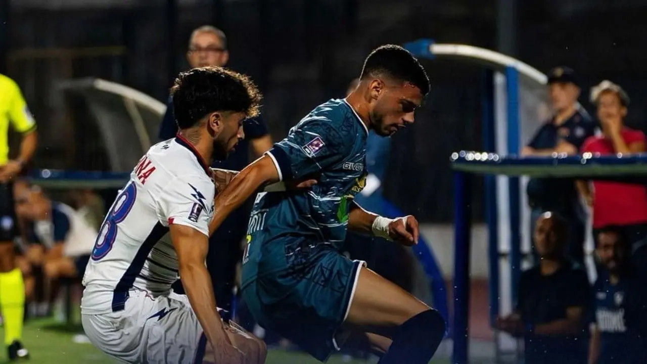 Cavese-Crotone, gli Squali tornano dalla Campania con un sconfitta: finale 2-1