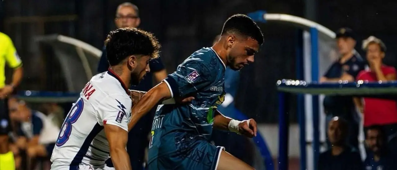 Cavese-Crotone, gli Squali tornano dalla Campania con un sconfitta: finale 2-1