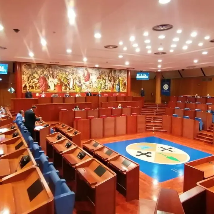 Rinnovo delle Commissioni, fumata grigia in conferenza dei capigruppo. Fi vuole la Vigilanza che per consuetudine va all’opposizione