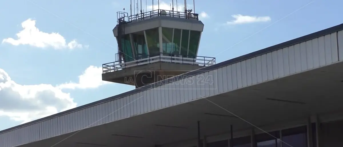 L’allarme bomba (rientrato) all’aeroporto di Reggio e le sfide della sicurezza che accompagnano la crescita del Tito Minniti\n