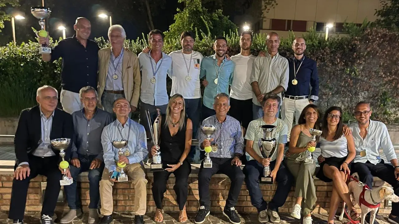 Tennis, l’Unical si conferma campione d’Italia ai campionati nazionali universitari. Soddisfazioni anche dal padel