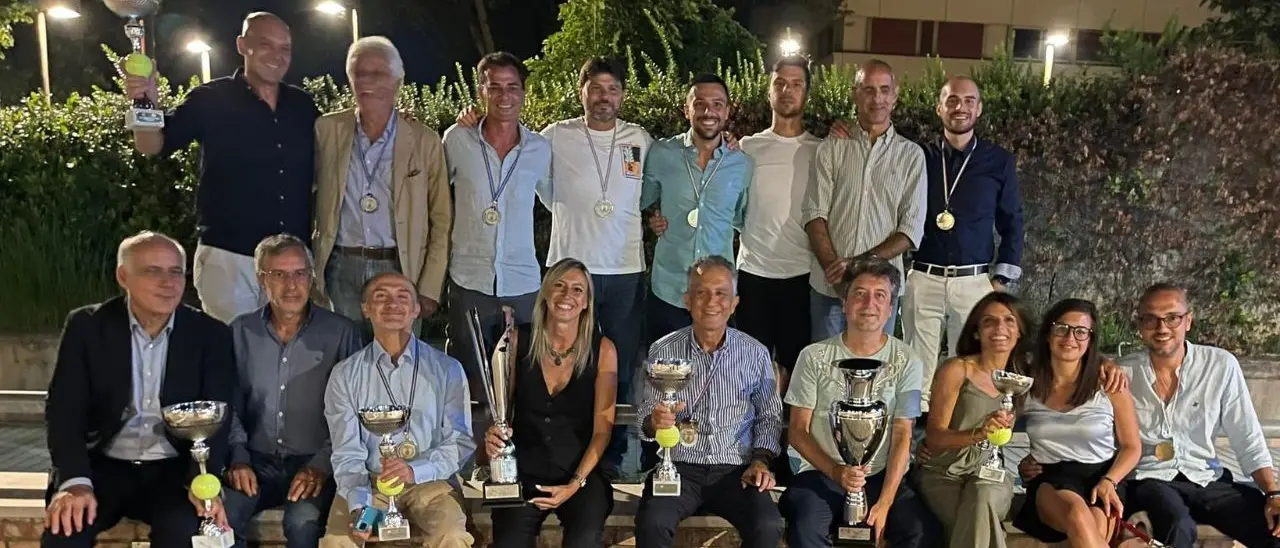 Tennis, l’Unical si conferma campione d’Italia ai campionati nazionali universitari. Soddisfazioni anche dal padel