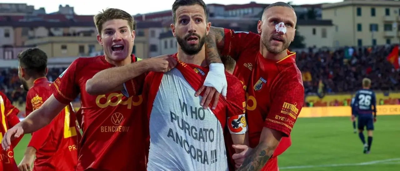 Lunga vita a re Pietro, Iemmello resta sul trono del Catanzaro almeno fino al 2026: dal suo arrivo le Aquile sono tornate a volare alto