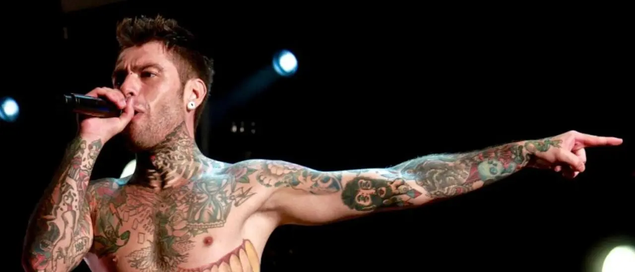 Fedez in Calabria, il rapper milanese special guest al Doha di Nocera Terinese e al Miraya di Catanzaro Lido