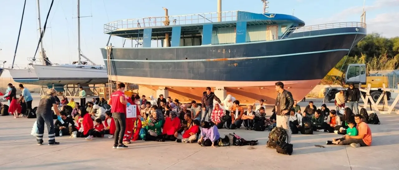 Nuovo sbarco di migranti a Roccella: soccorsi in 71, ci sono anche 12 minori