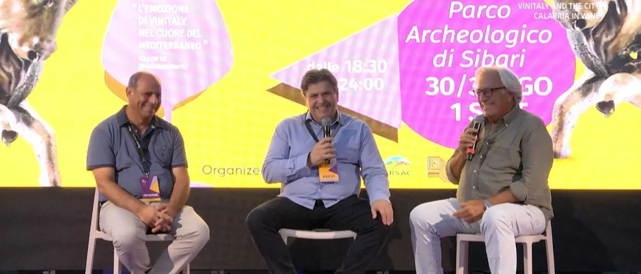 Grand Terroir al Vinitaly and the City di Sibari: quando il vino a Cirò si vendeva sfuso e il grande potenziale della Locride