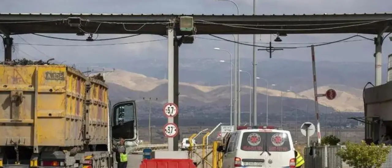 Medio Oriente, attentato al valico di Allenby in Cisgiordania: morti tre israeliani