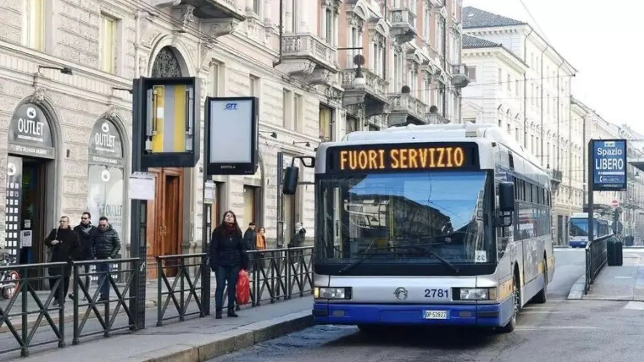 Sciopero di 8 ore del trasporto pubblico locale: disagi per chi deve muoversi in città