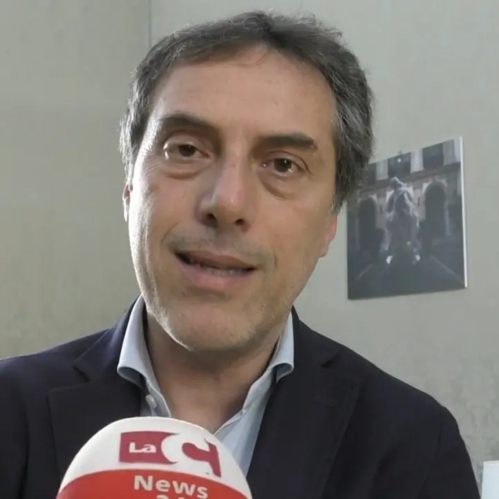 Catanzaro, ore decisive per il futuro dell’amministrazione Fiorita: sempre più vicino l’accordo con Azione