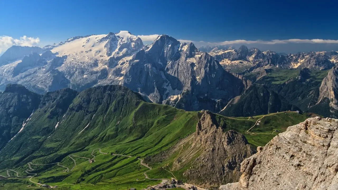 Marmolada «in coma irreversibile»: secondo gli esperti il ghiacciaio più grande delle Dolomiti sparirà entro il 2040