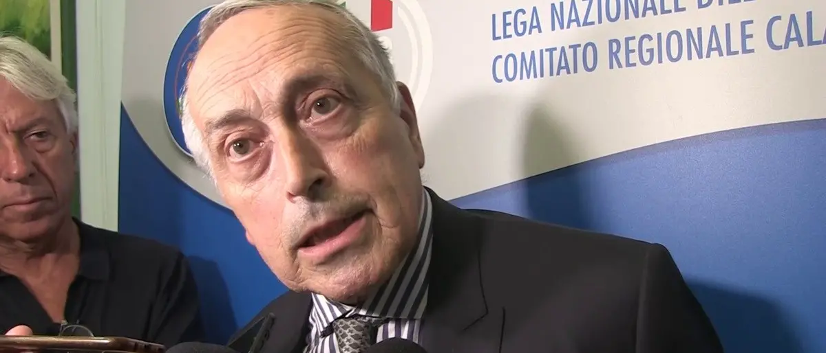 Abete a Catanzaro bacchetta il sistema calcio: «Valorizzi il benessere degli sportivi non i soldi delle società»