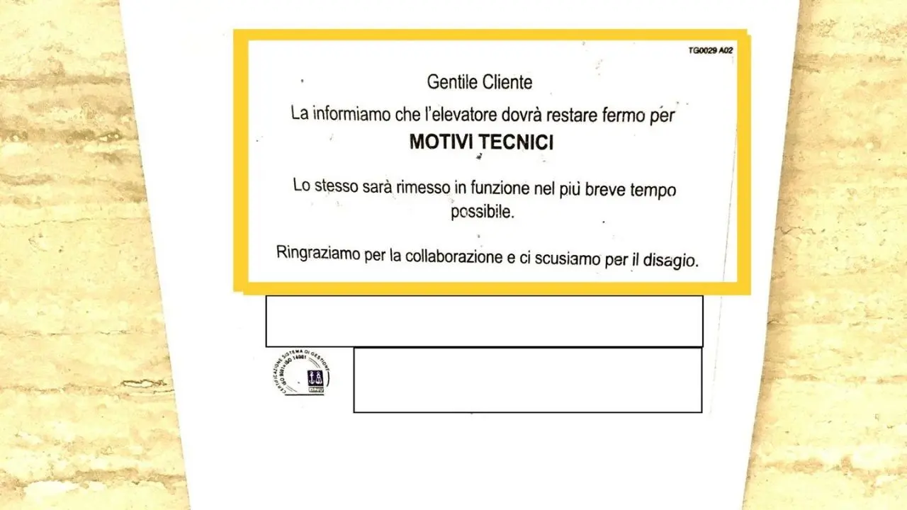 Regione Calabria, ascensori fuori uso alla Cittadella: «Un visitatore colto da malore non riusciva a raggiungere l’ambulatorio»