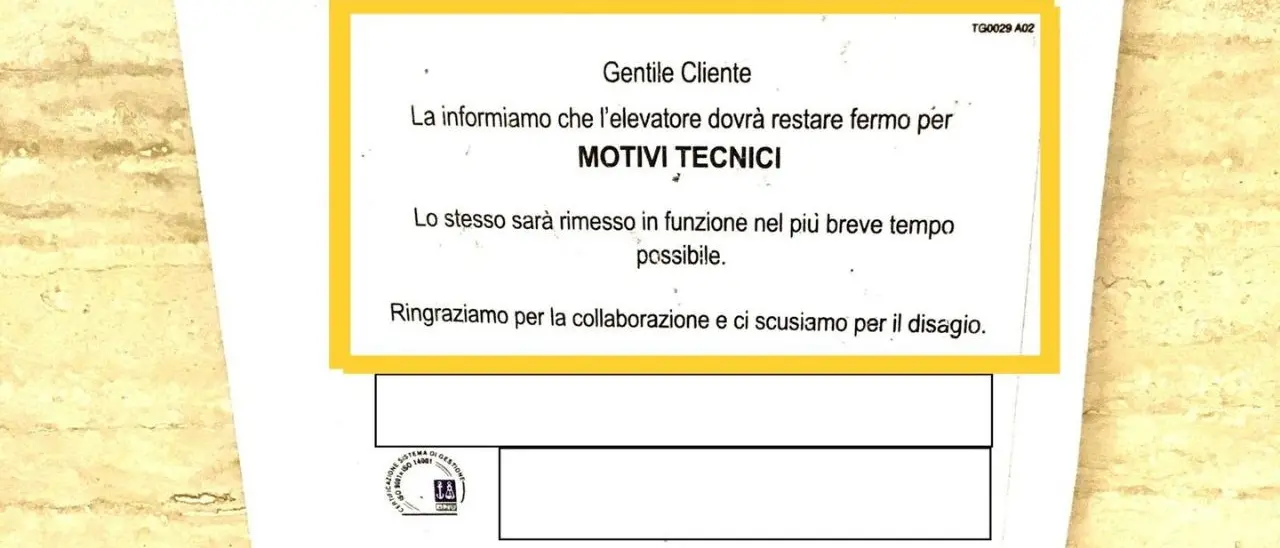 Regione Calabria, ascensori fuori uso alla Cittadella: «Un visitatore colto da malore non riusciva a raggiungere l’ambulatorio»