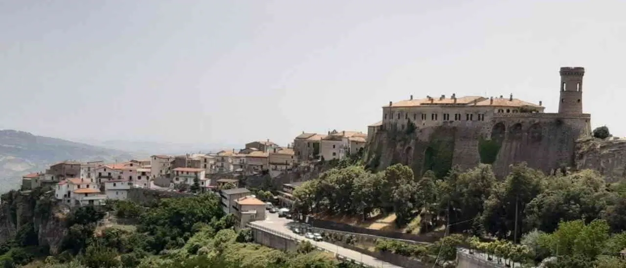 Le interviste del Premio Caccuri, su LaC OnAir si parla di turismo esperienziale nei borghi calabresi