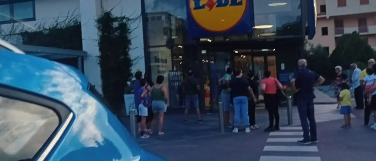 Allarme bomba genera il panico in un supermercato di Amantea ma si trattava di uno scherzo