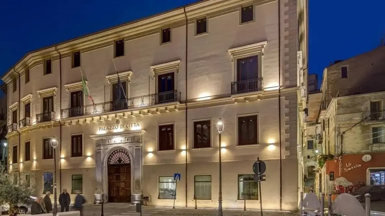 Corigliano Rossano, nella querelle “anticorruzione” in Comune irrompe la maggioranza consiliare: «Dalle opposizioni un esposto da bar»