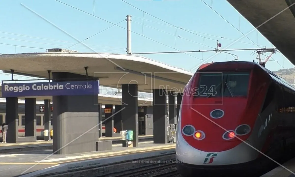 Guasto ferroviario sulla linea Milano-Bologna, ritardo di 90 minuti per il Frecciarossa Torino-Reggio Calabria