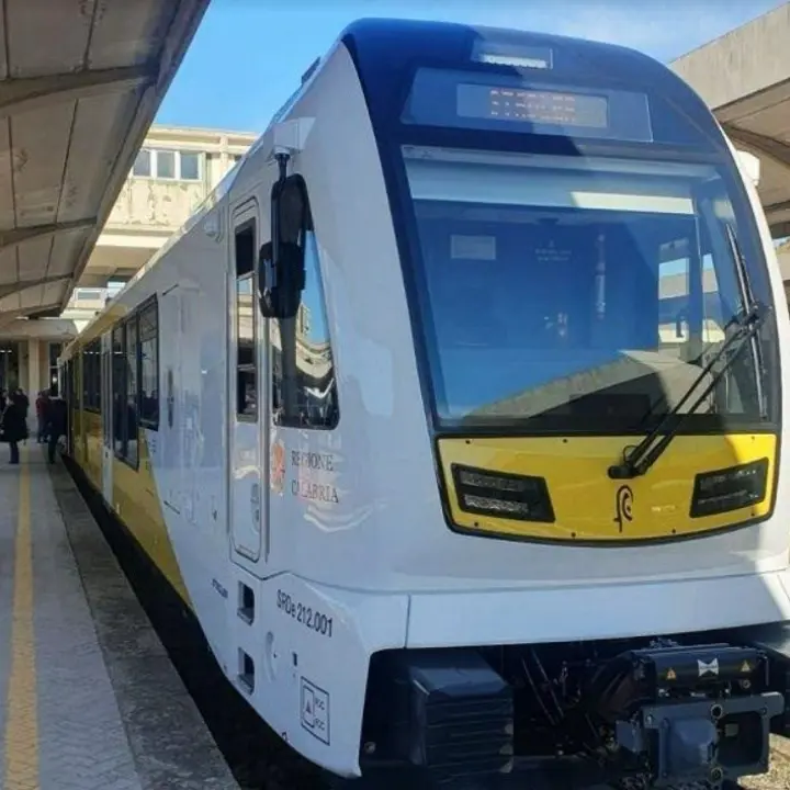 Nuovi treni lungo la tratta Cosenza-Rogliano: entreranno in funzione con la riapertura delle scuole