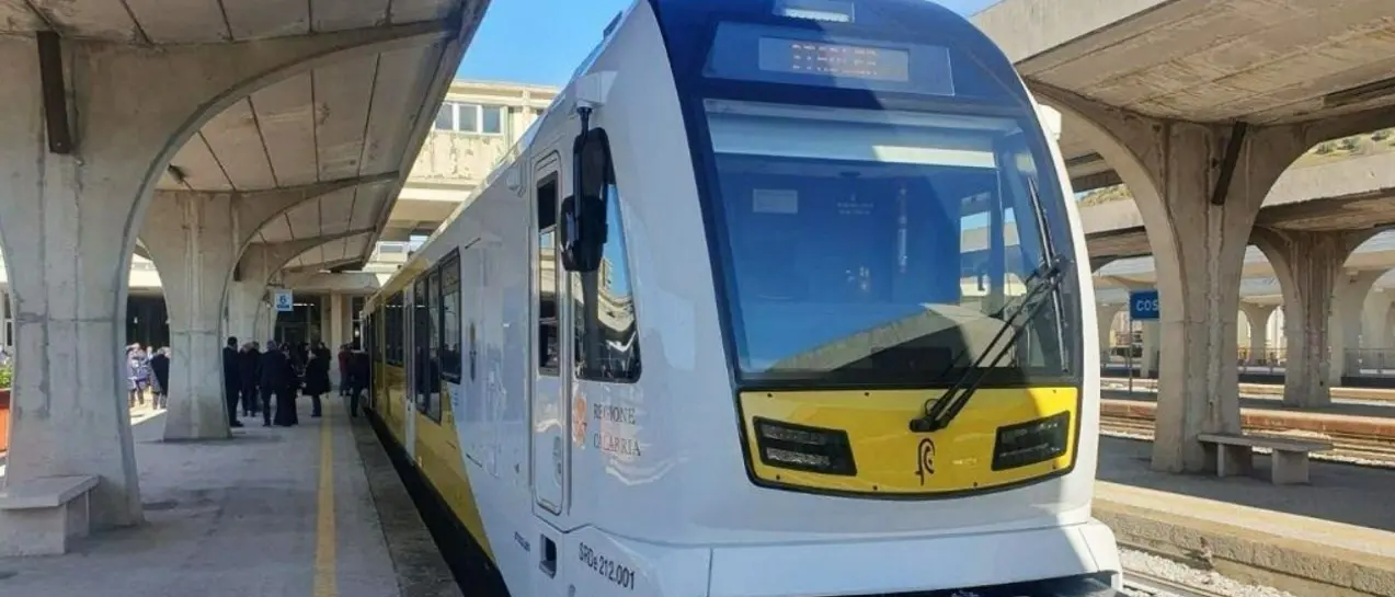 Nuovi treni lungo la tratta Cosenza-Rogliano: entreranno in funzione con la riapertura delle scuole