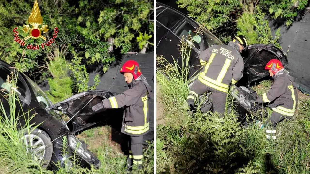 Incidente a Capo Rizzuto, auto finisce fuori strada: feriti padre e figlio