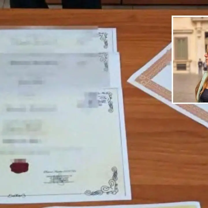 Scuola, 8mila euro per conseguire un titolo (falso) e accedere a concorsi e diventare docenti. In manette un’avvocatessa calabrese