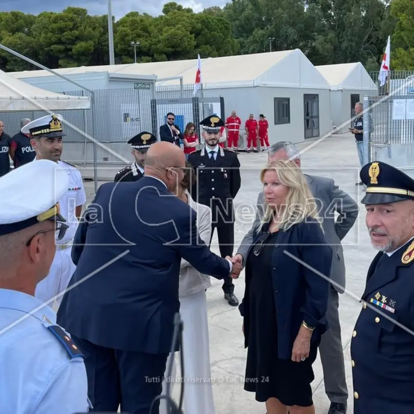 Emergenza sbarchi, a Roccella visita a sorpresa del capo dipartimento immigrazione del Viminale