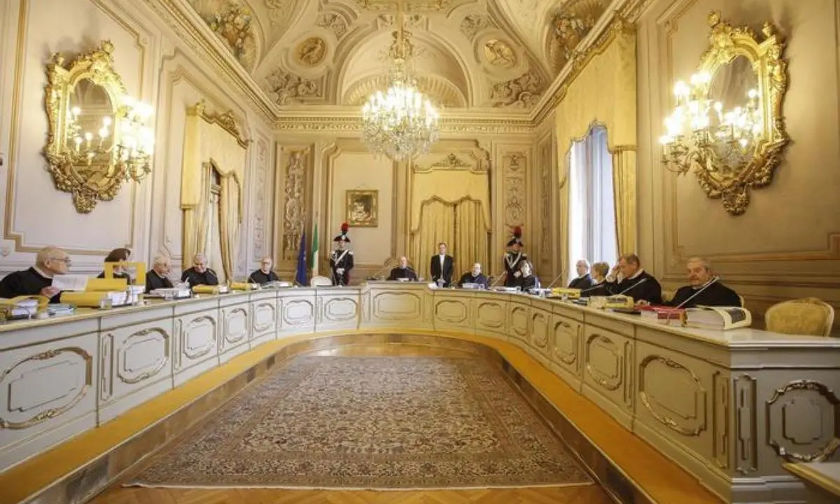 Autonomia, la Consulta arriva azzoppata al giudizio sui ricorsi contro la riforma: ecco gli scenari di una partita molto politica