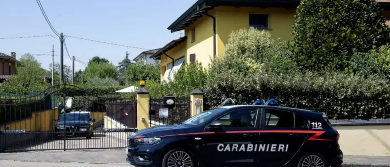Neonati sepolti nel giardino di casa, nuovo sopralluogo dei carabinieri per cercare ulteriori resti del secondo corpicino