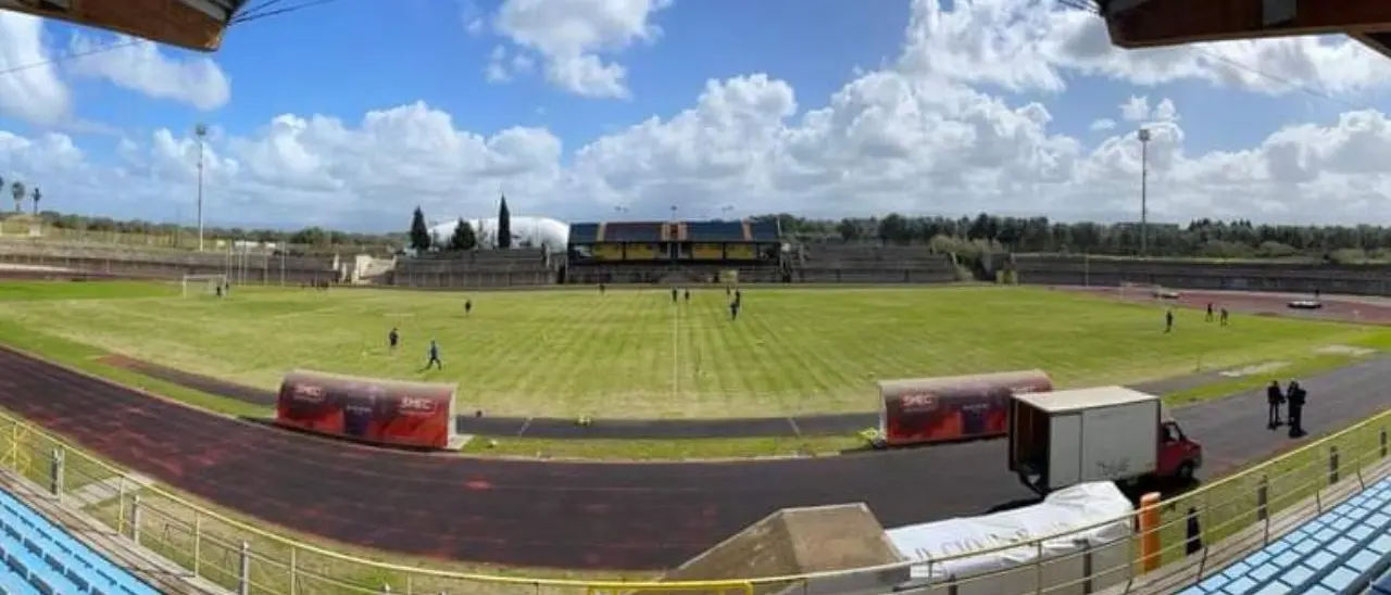 Eccellenza, Gioiese ancora una volta nel caos: otto calciatori lasciano e Dal Torrione non accetta la panchina