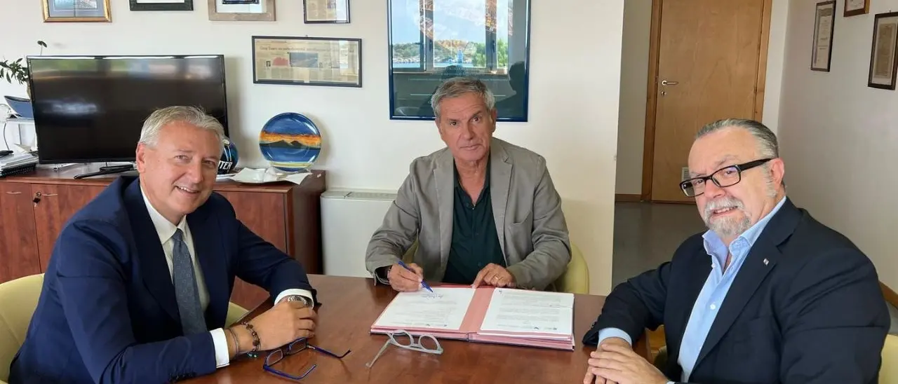 Porto Gioia Tauro: firmato un accordo tra Autorità Portuale, Consorzio Regionale di Sviluppo e MedCenter