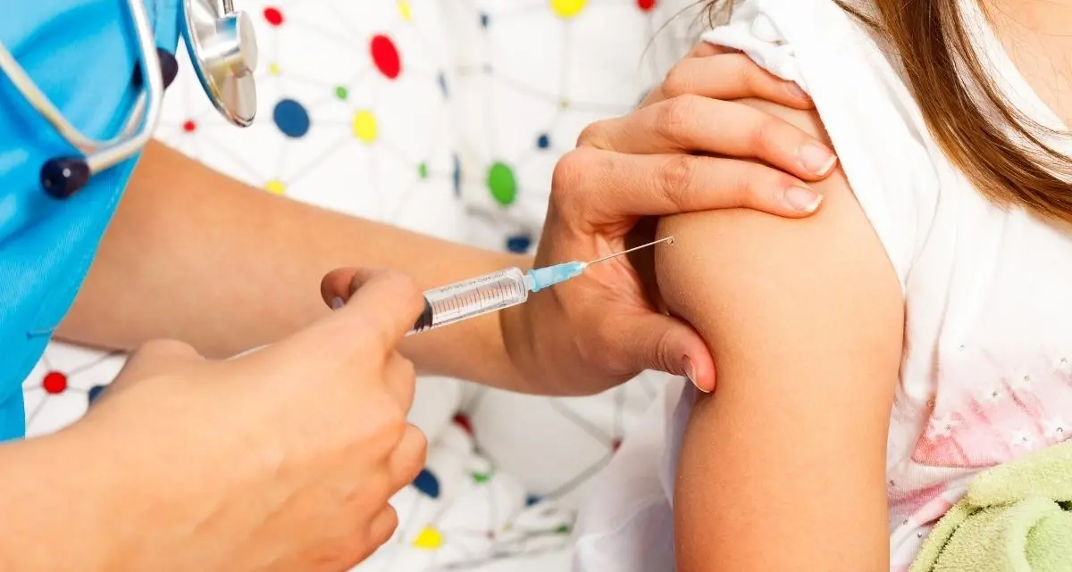 Vaccini antinfluenzali e anti Covid, al via\u00A0la campagna nel Vibonese: ecco per chi sono gratuiti\n