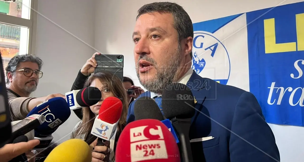 Salvini sullo sciopero dei trasporti:\u00A0«Giusto farlo, ma ogni giorno si danneggiano i lavoratori in viaggio»\n