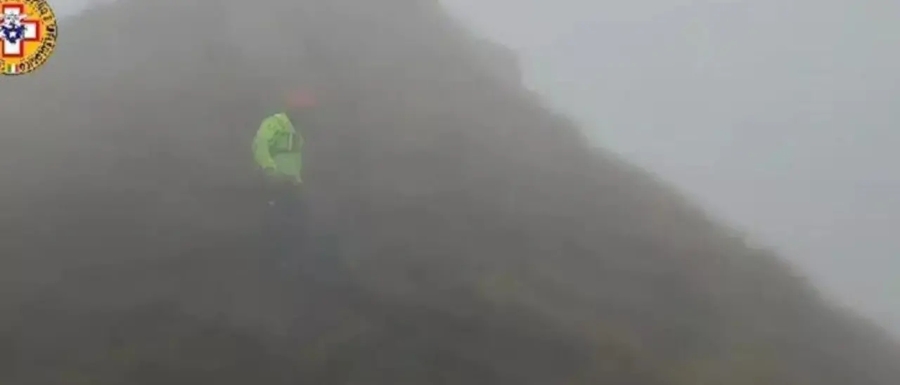 Trovato l’aereo disperso sull’Appennino: morti i tre francesi a bordo