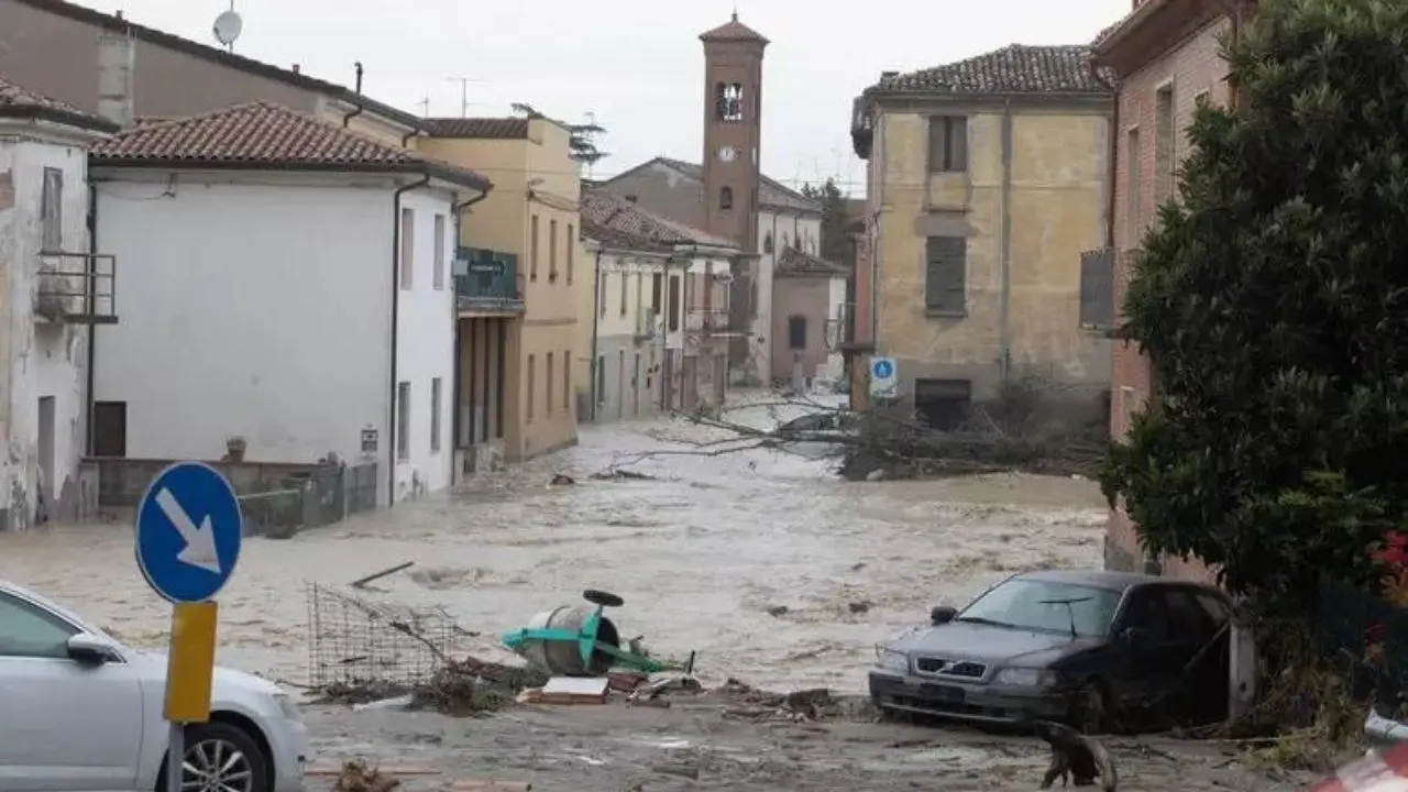 Emilia Romagna, seconda notte di alluvioni: ancora allerta rossa