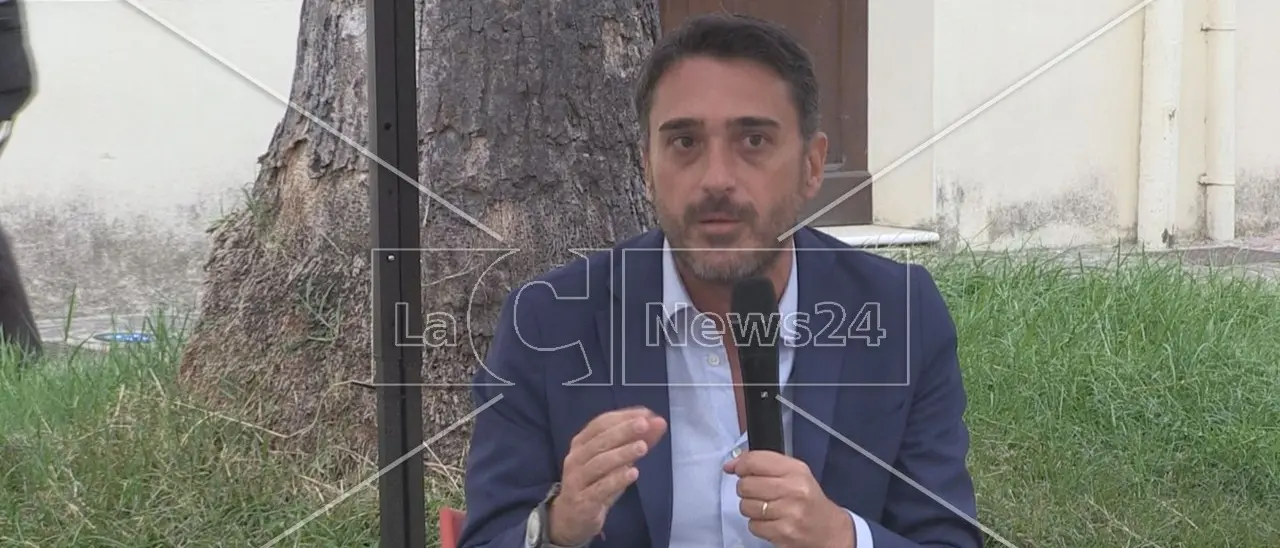 Al via la Festa regionale dell’Unità, Irto all’attacco di Occhiuto: «Non c’è alcun percorso di sviluppo in questa regione»