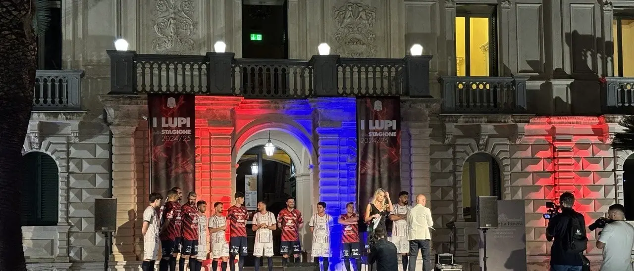 La Pirossigeno Cosenza si presenta alla città, il vicepresidente Piro: «Proviamo a raggiungere i playoff»