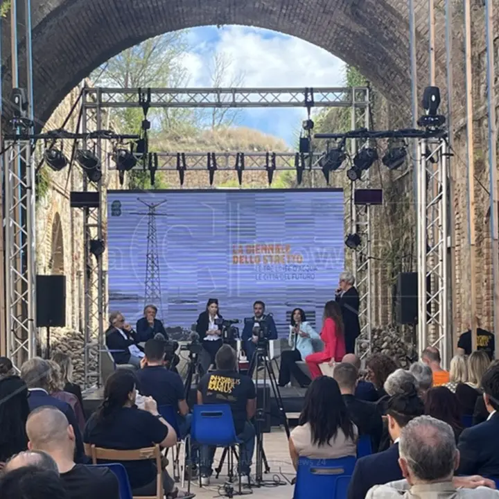 Biennale dello Stretto a Campo Calabro tra strumenti urbanistici (ancora) da attivare in Calabria e il racconto di esperienze innovative